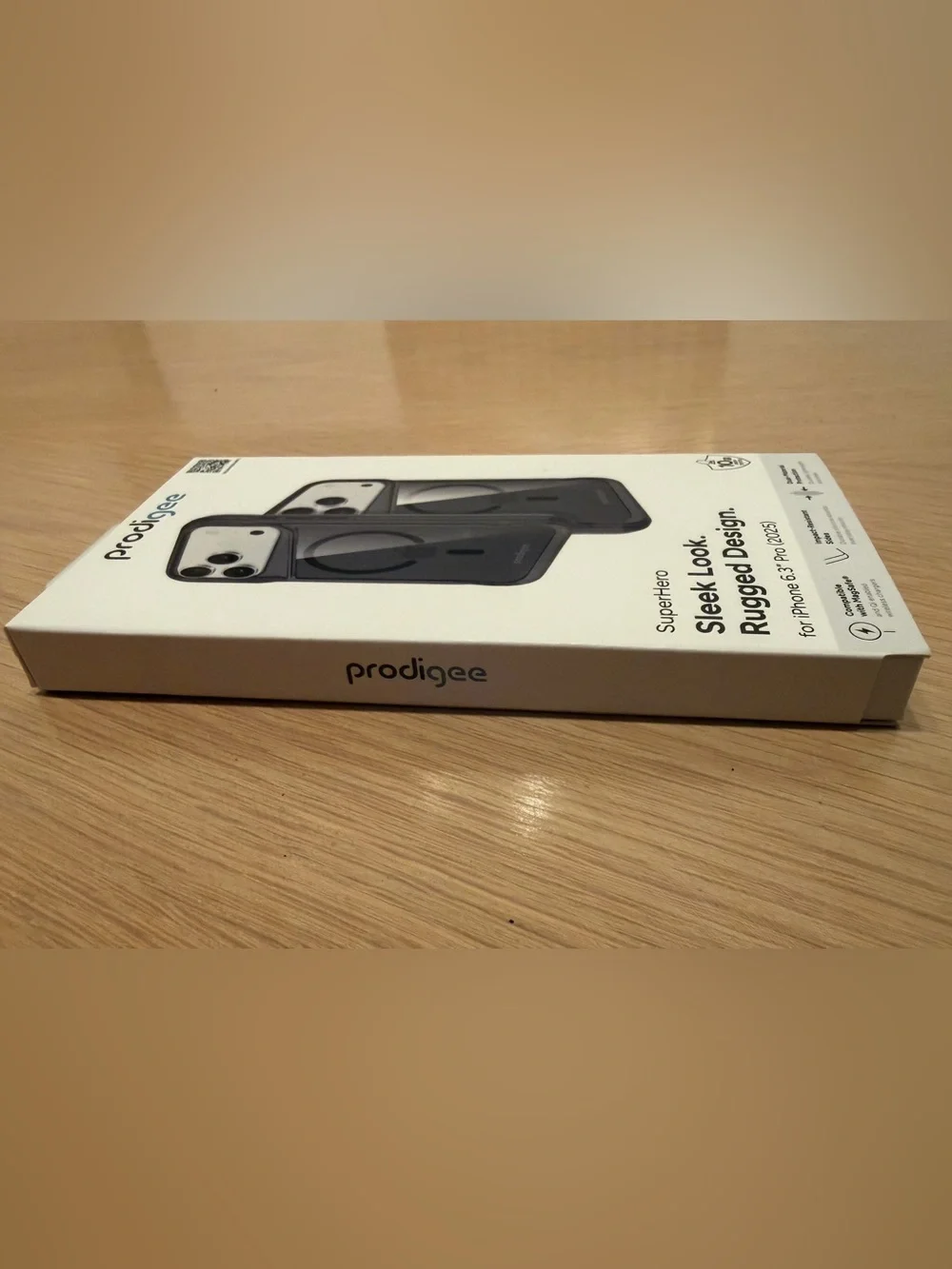 Prodigee SuperHero iPhone 17 6.3